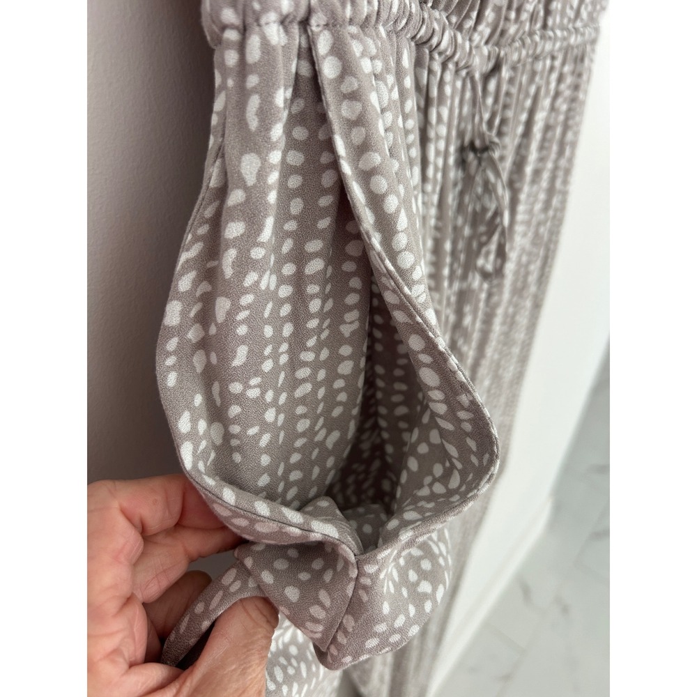 NWT Dress Forum Los Angeles Taupe White Dotted Jumpsuit V-Neck Jogger Small - Picture 15 of 15